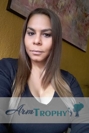 165128 - Iliana Age: 48 - Colombia