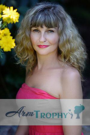 182051 - Yuliya Age: 45 - Ukraine