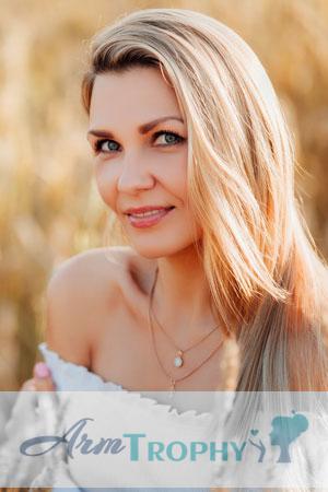 202132 - Svetlana Age: 36 - Russia