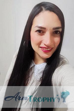 211558 - Paola Age: 32 - Colombia