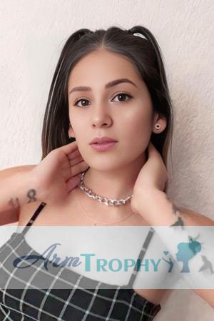 211851 - Ingrid Age: 27 - Colombia