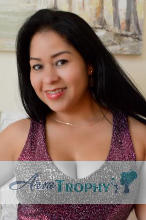 218664 - Yunitza Age: 45 - Peru