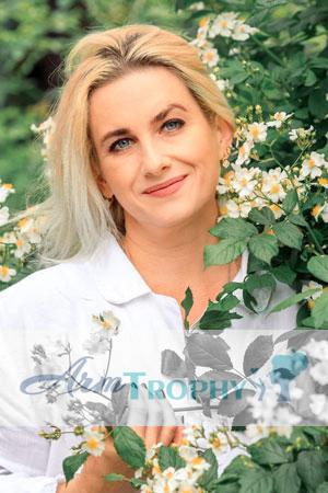 220668 - Viktoriia Age: 51 - Ukraine