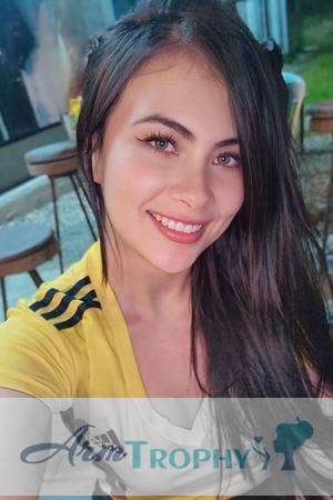 221556 - Paola Age: 27 - Colombia