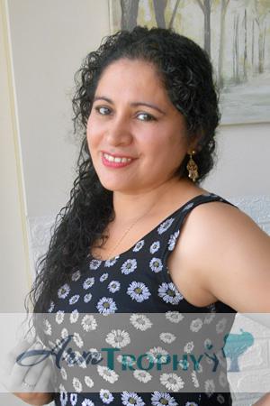 223311 - Julissa Age: 48 - Peru