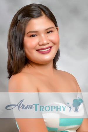 223604 - Roxanne Age: 26 - Philippines