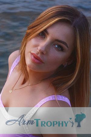 224794 - Kseniia Age: 35 - Ukraine