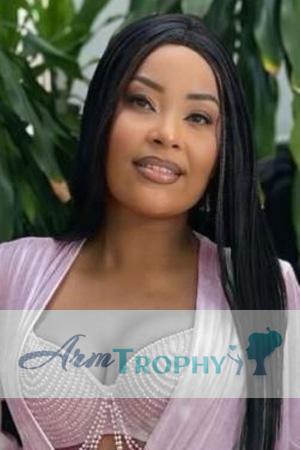 225428 - Karina Age: 38 - Colombia