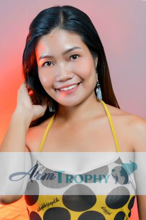 225451 - Chin-Chin Januarmae Age: 30 - Philippines