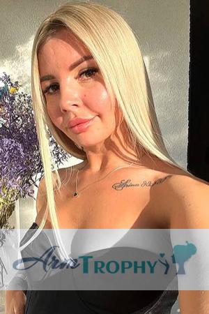 226213 - Viktoriia Age: 32 - Ukraine