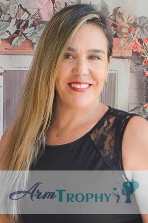 226420 - Lenka Age: 55 - Peru