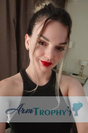 228752 - Yuliia Age: 31 - Ukraine