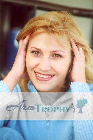 54510 - Elena Age: 43 - Russia