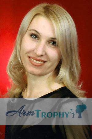 58990 - Renata Age: 37 - Russia