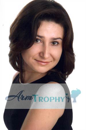 60629 - Arina Age: 37 - Ukraine