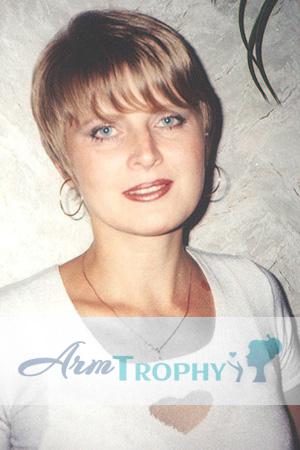 61073 - Larisa Age: 41 - Russia