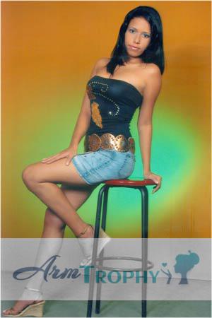 61843 - Roxana Age: 24 - Colombia