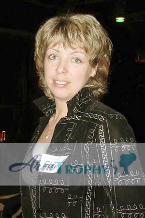 64218 - Elena Age: 37 - Russia