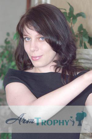 64398 - Larisa Age: 34 - Ukraine