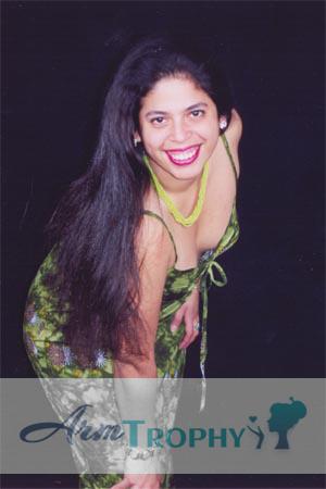 66132 - Laura Age: 30 - Peru