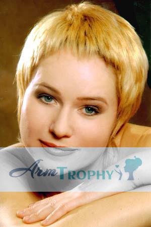 69030 - Oksana Age: 39 - Russia