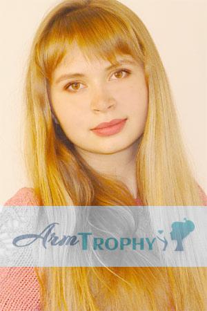 72657 - Elena Age: 27 - Ukraine