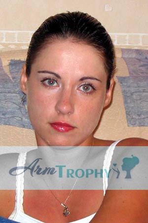 74390 - Elena Age: 33 - Russia