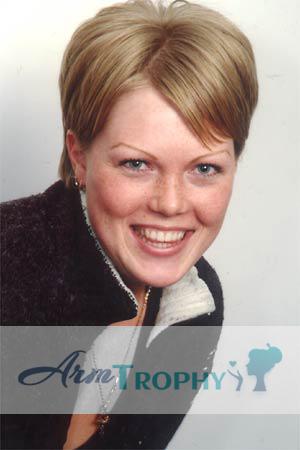 76370 - Anastasia Age: 22 - Russia