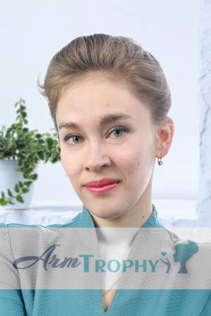 78620 - Svetlana Age: 34 - Russia