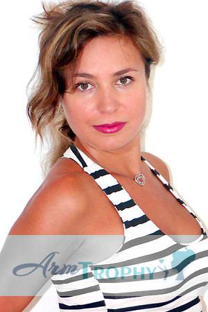 81024 - Irina Age: 34 - Ukraine