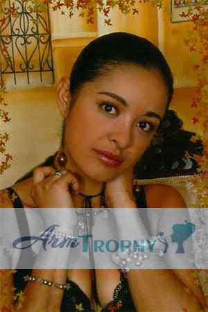 82183 - Mariana Age: 30 - Colombia