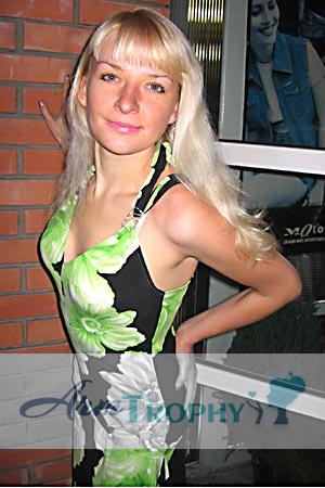 82277 - Julia Age: 32 - Ukraine