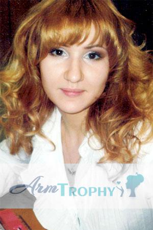 84405 - Alena Age: 31 - Russia