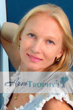 90560 - Natalia Age: 40 - Russia