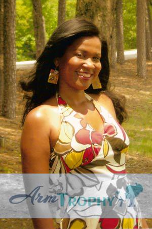 98236 - Nancy Age: 40 - Colombia