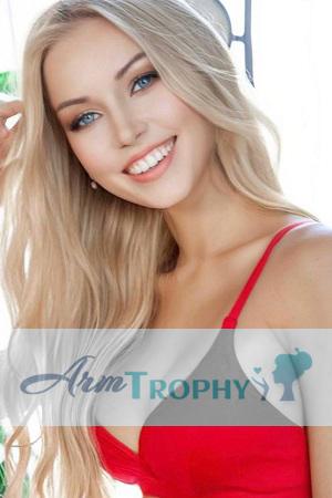Arm Trophy | Arm Trophy Women